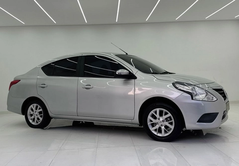 Nissan VERSA 2020 Prata — foto 1 de 3