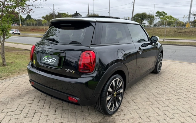 imagem-https://www.socarrao.com.br/sc-vehicle-images-prod/4093754/1790267837650-NjJhYzBkZGYtNWNkYy00ZDhjLTk1YTYtNDJmYTNkZjUwMDE1LmpwZWc.jpeg