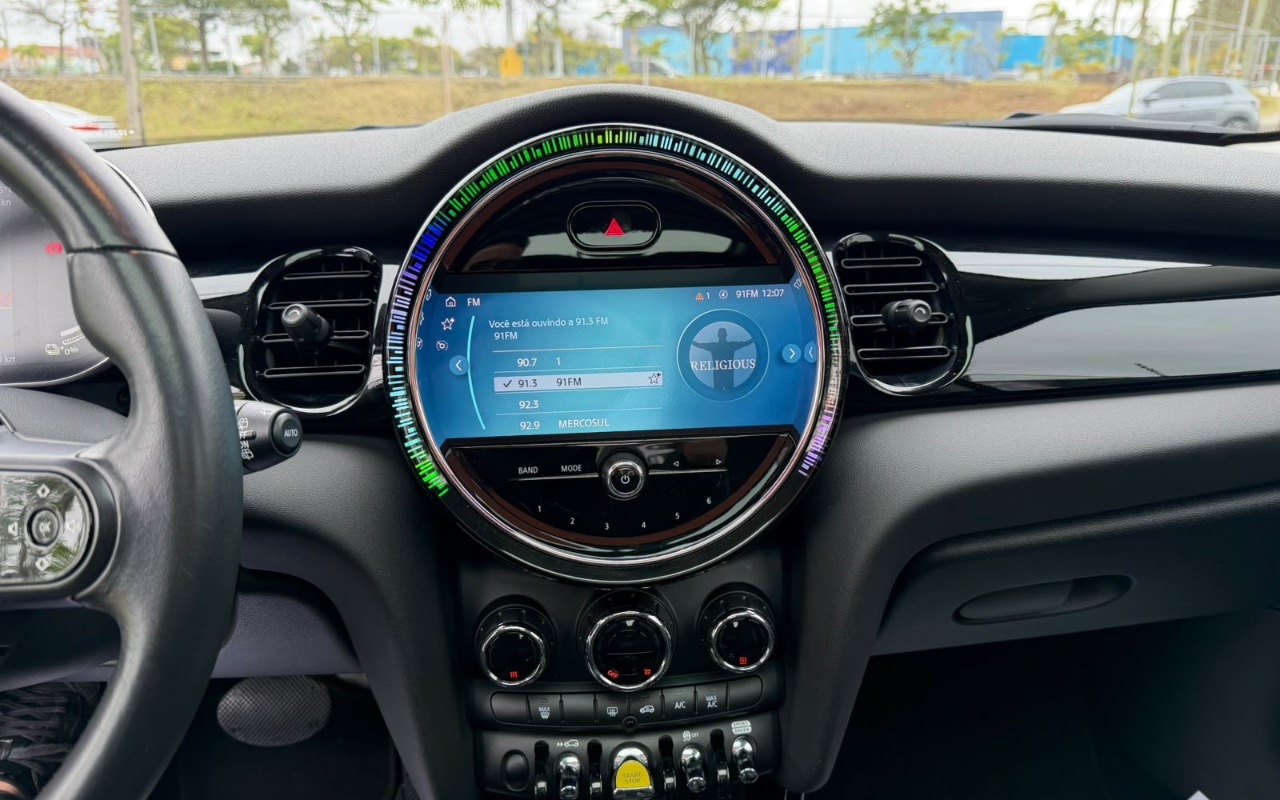 imagem-https://www.socarrao.com.br/sc-vehicle-images-prod/4093754/1790267838645-ZmVmNDk4ZGYtMjhjNS00ZWNkLTg1YTEtMmUyMjE2MGI3NzUzLmpwZWc.jpeg