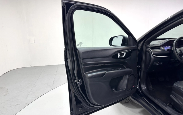 imagem-https://www.socarrao.com.br/sc-vehicle-images-prod/4094024/1791210167440-6e2a6c8f-8abe-49ad-8975-a078ba0be906.jpg