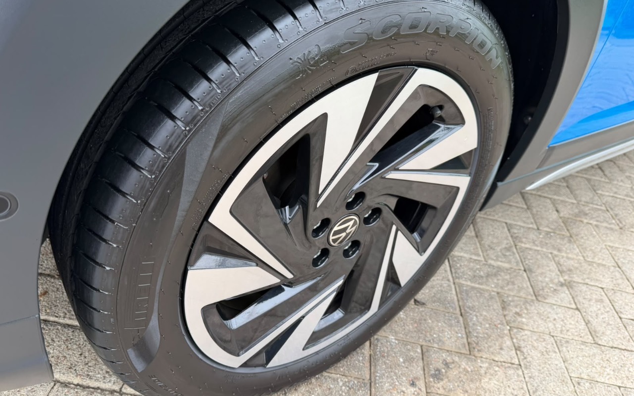 imagem-https://www.socarrao.com.br/sc-vehicle-images-prod/4094031/1790268252367-Y2I4ZTIzYzktMjhkMC00OWY2LTlhNzgtZTkxMTM3NDg1MzVkLmpwZWc.jpeg