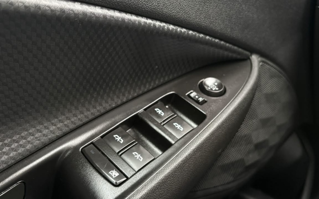 imagem-https://www.socarrao.com.br/sc-vehicle-images-prod/4094252/1790268896332-V2hhdHNBcHAgSW1hZ2UgMjAyNi0wOS0yNCBhdCAxMi41OS4xOC5qcGVn.jpeg