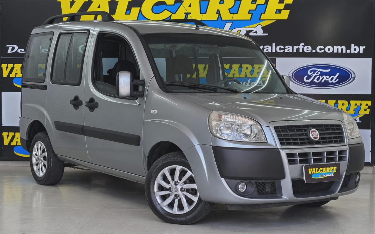 Fiat Doblo 2013 Cinza — foto 1 de 3