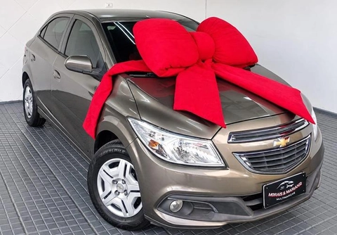 Chevrolet Onix 2014 Cinza — foto 1 de 3