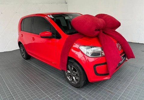 Volkswagen Up! 2015 Vermelho — foto 1 de 3