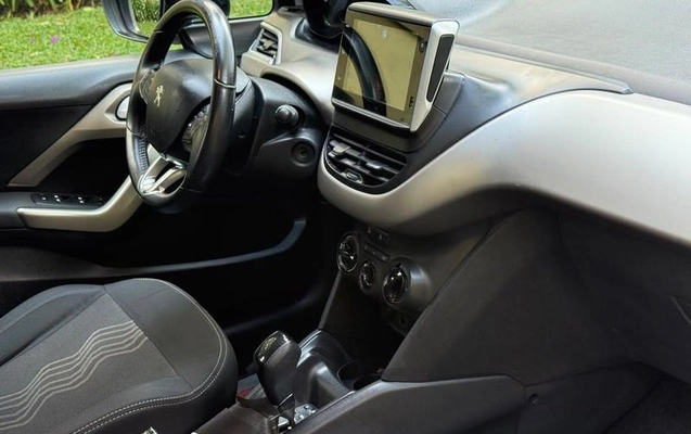 imagem-https://www.socarrao.com.br/sc-vehicle-images-prod/4094804/1791222323480-8485055_13_B_1f5c5cd77c.jpeg