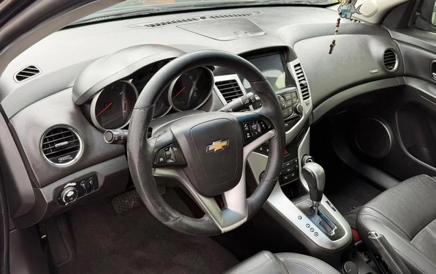 imagem-https://www.socarrao.com.br/sc-vehicle-images-prod/4095011/1790272233765-8352873_5_B_5de8dee471.jpeg