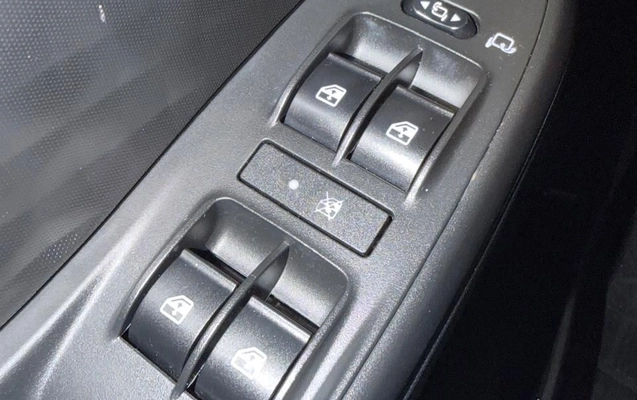 imagem-https://www.socarrao.com.br/sc-vehicle-images-prod/4095135/1790271150478-gb-77c714e.jpeg