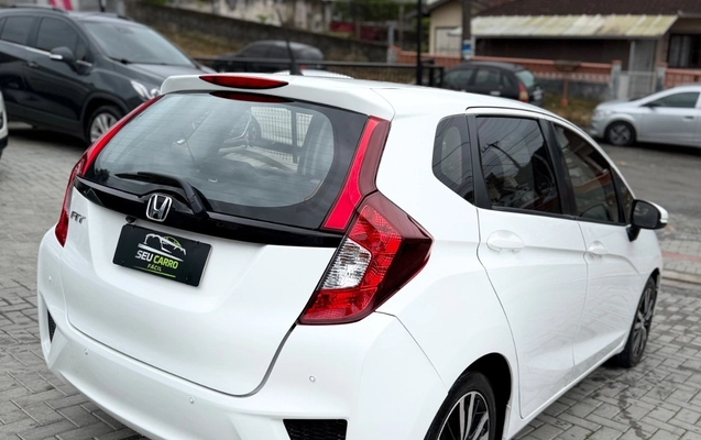 imagem-https://www.socarrao.com.br/sc-vehicle-images-prod/4095171/1790271432804-SU1HLTIwMjYwOTIzLVdBMDA1My5qcGc.jpg