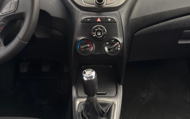 imagem-https://www.socarrao.com.br/sc-vehicle-images-prod/4095264/1790271548195-0a1ceae990d043a1ba93547dc961f53d_1790271500575.jpg