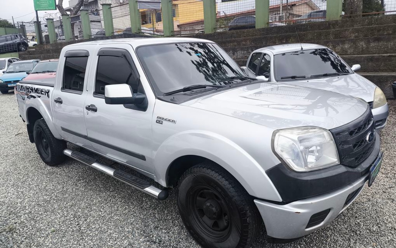 Ford Ranger 2011 Prata — foto 1 de 3