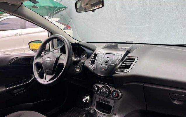 imagem-https://www.socarrao.com.br/sc-vehicle-images-prod/4095729/1790272692504-8447185_3_B_92e83c3fe1.jpeg