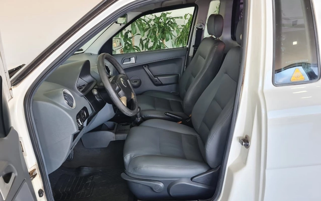 imagem-https://www.socarrao.com.br/sc-vehicle-images-prod/4095943/1790273302098-1e34a9913a214e3babaef25d425aa17d_1790273196464.jpg