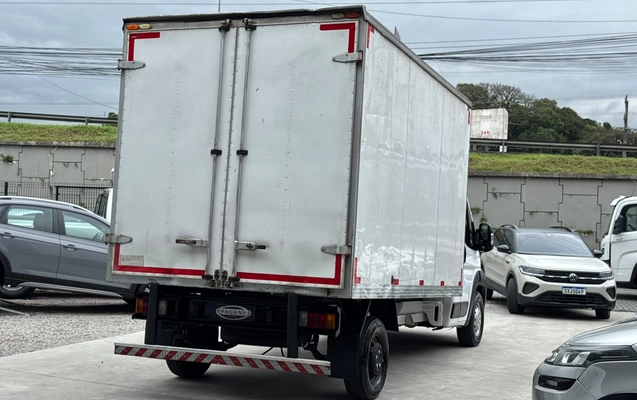 imagem-https://www.socarrao.com.br/sc-vehicle-images-prod/4096169/1790273731337-003_a58276c4213ed3bdcd3df9e355364693.jpg