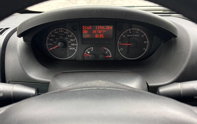 imagem-https://www.socarrao.com.br/sc-vehicle-images-prod/4096169/1790273731349-003_eb5489cc149f253bdc4c865ae0ee0506.jpg