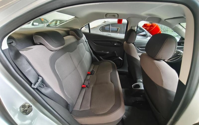 imagem-https://www.socarrao.com.br/sc-vehicle-images-prod/4096210/1790281886508-8425441_13_B_6220e78e4d.jpeg