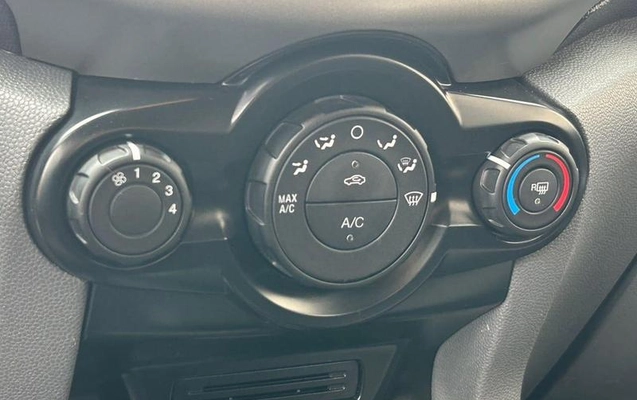 imagem-https://www.socarrao.com.br/sc-vehicle-images-prod/4096515/1790698203213-8509692_3_B_2b18049e21.jpeg
