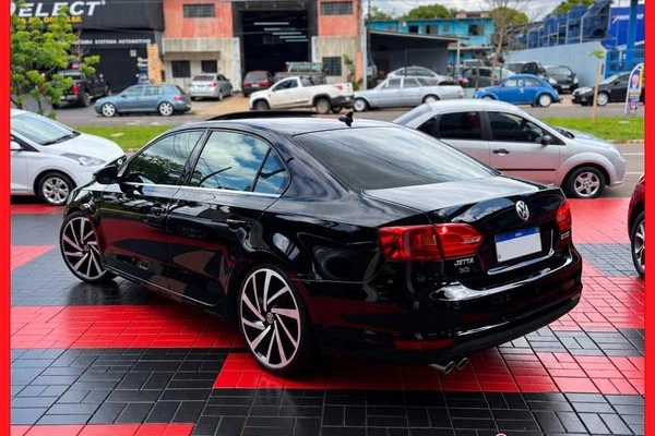 imagem-https://www.socarrao.com.br/sc-vehicle-images-prod/4096641/1790275109585-8451333_3_B_56d40cb444.jpg