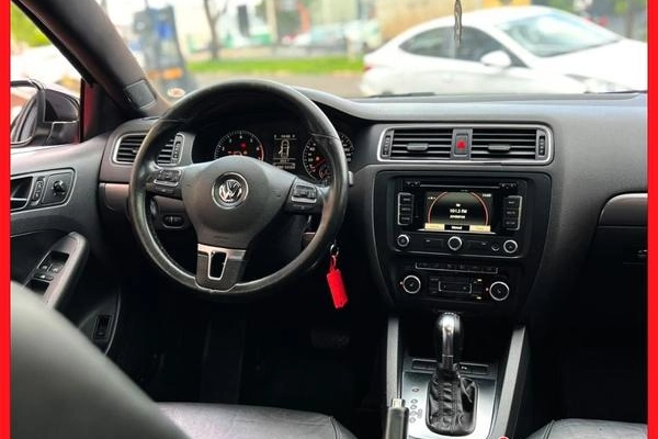 imagem-https://www.socarrao.com.br/sc-vehicle-images-prod/4096641/1790275109591-8451333_8_B_4ae4fbd880.jpg