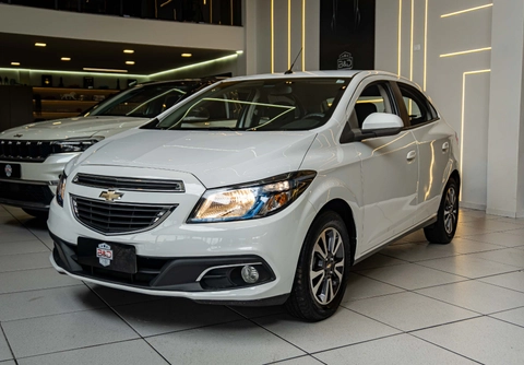 Chevrolet Onix 2015 Branco — foto 1 de 3