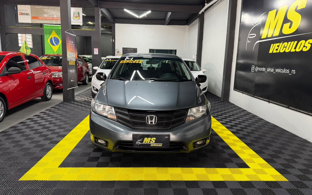 Honda City 2014 Cinza — foto 1 de 3