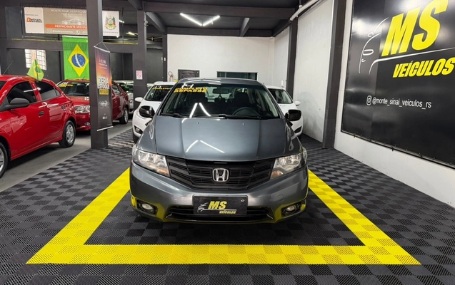 imagem-https://www.socarrao.com.br/sc-vehicle-images-prod/4096910/1790275565070-V2hhdHNBcHAgSW1hZ2UgMjAyNi0wOS0yNCBhdCAxNS4zOC4zMy5qcGVn.jpeg