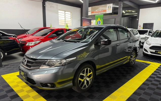 imagem-https://www.socarrao.com.br/sc-vehicle-images-prod/4096910/1790275565247-V2hhdHNBcHAgSW1hZ2UgMjAyNi0wOS0yNCBhdCAxNS4zOC4zNS5qcGVn.jpeg