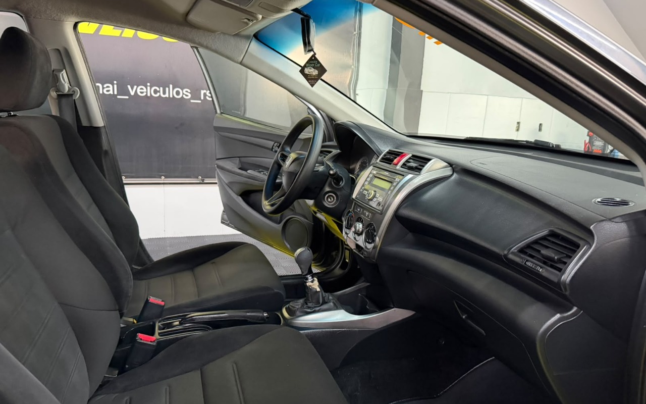 imagem-https://www.socarrao.com.br/sc-vehicle-images-prod/4096910/1790275565350-V2hhdHNBcHAgSW1hZ2UgMjAyNi0wOS0yNCBhdCAxNS4zOC4zNi5qcGVn.jpeg