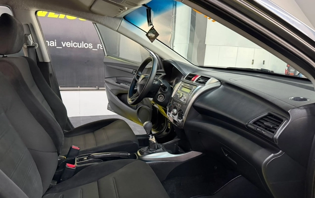 imagem-https://www.socarrao.com.br/sc-vehicle-images-prod/4096910/1790275565350-V2hhdHNBcHAgSW1hZ2UgMjAyNi0wOS0yNCBhdCAxNS4zOC4zNi5qcGVn.jpeg