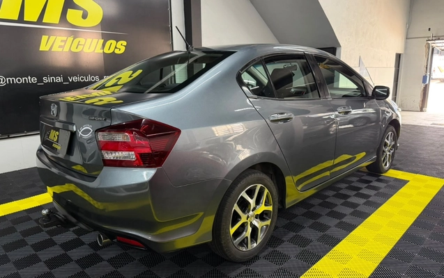 imagem-https://www.socarrao.com.br/sc-vehicle-images-prod/4096910/1790275565590-V2hhdHNBcHAgSW1hZ2UgMjAyNi0wOS0yNCBhdCAxNS4zOC4zNyAoMSkuanBlZw.jpeg