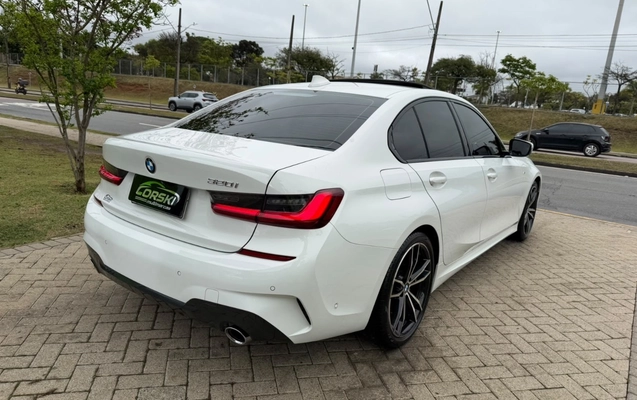 imagem-https://www.socarrao.com.br/sc-vehicle-images-prod/4097271/1790276557118-YTZlNzQxOWQtMzc0Zi00MjRkLWI1NTQtZDRkYThjOGJiYzc3LmpwZWc.jpeg