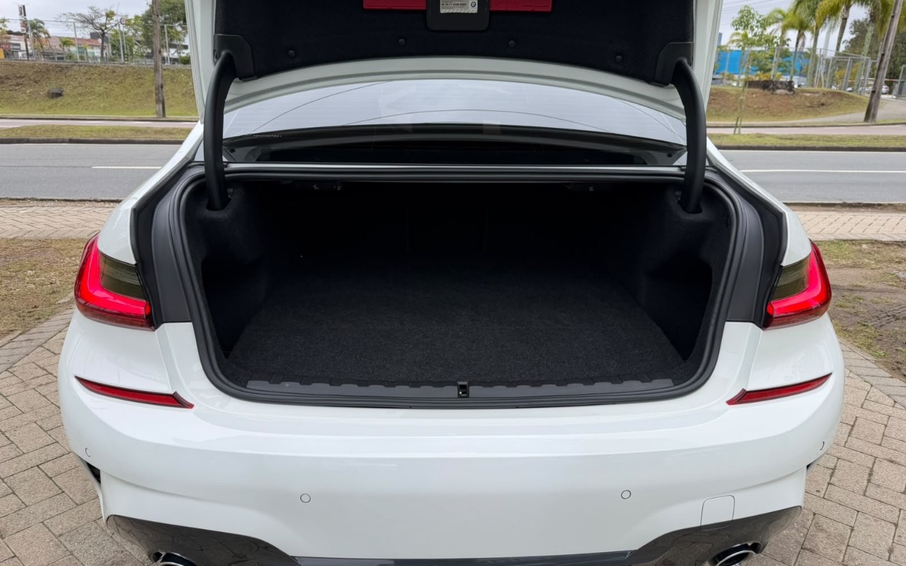 imagem-https://www.socarrao.com.br/sc-vehicle-images-prod/4097271/1790276558427-MzlmYjM2MjAtYmFjMS00NWRhLTkyN2UtMzIzNmMyNjcxNTZhLmpwZWc.jpeg