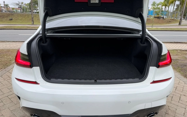 imagem-https://www.socarrao.com.br/sc-vehicle-images-prod/4097271/1790276558427-MzlmYjM2MjAtYmFjMS00NWRhLTkyN2UtMzIzNmMyNjcxNTZhLmpwZWc.jpeg