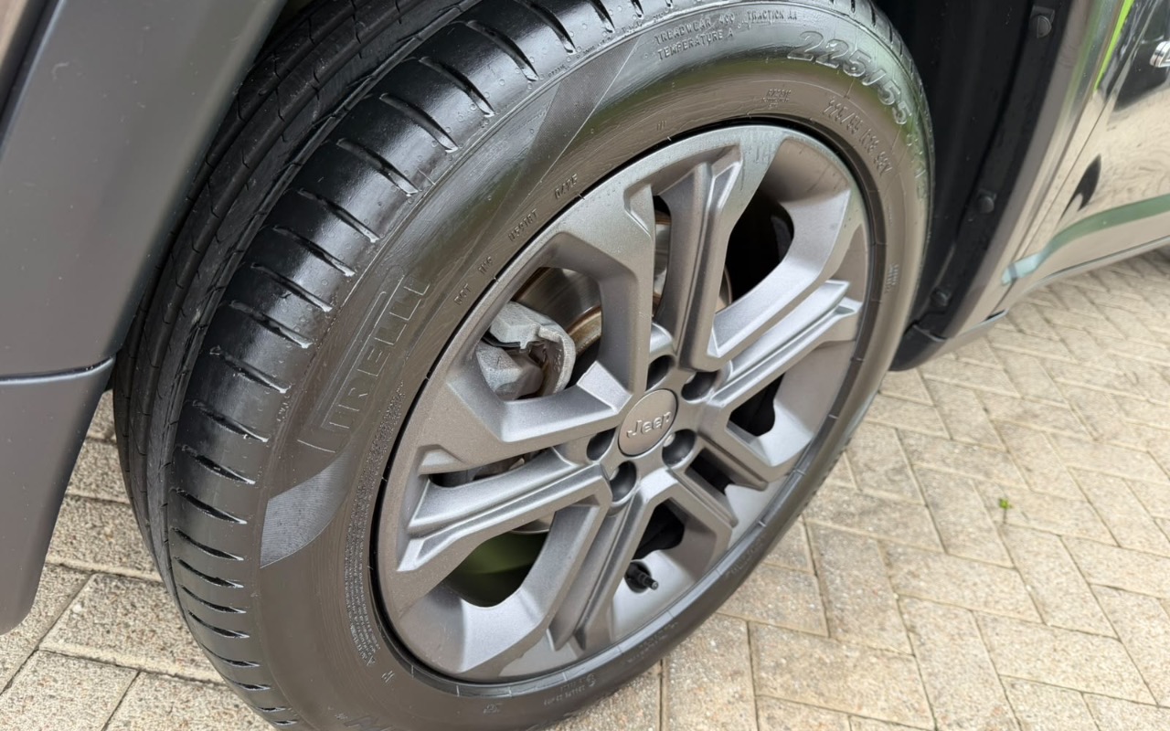 imagem-https://www.socarrao.com.br/sc-vehicle-images-prod/4097463/1790277090008-YTAyYzNkZjgtMjhlMy00YjY3LWI2YTctY2NmMTY2YjE5YjZlLmpwZWc.jpeg
