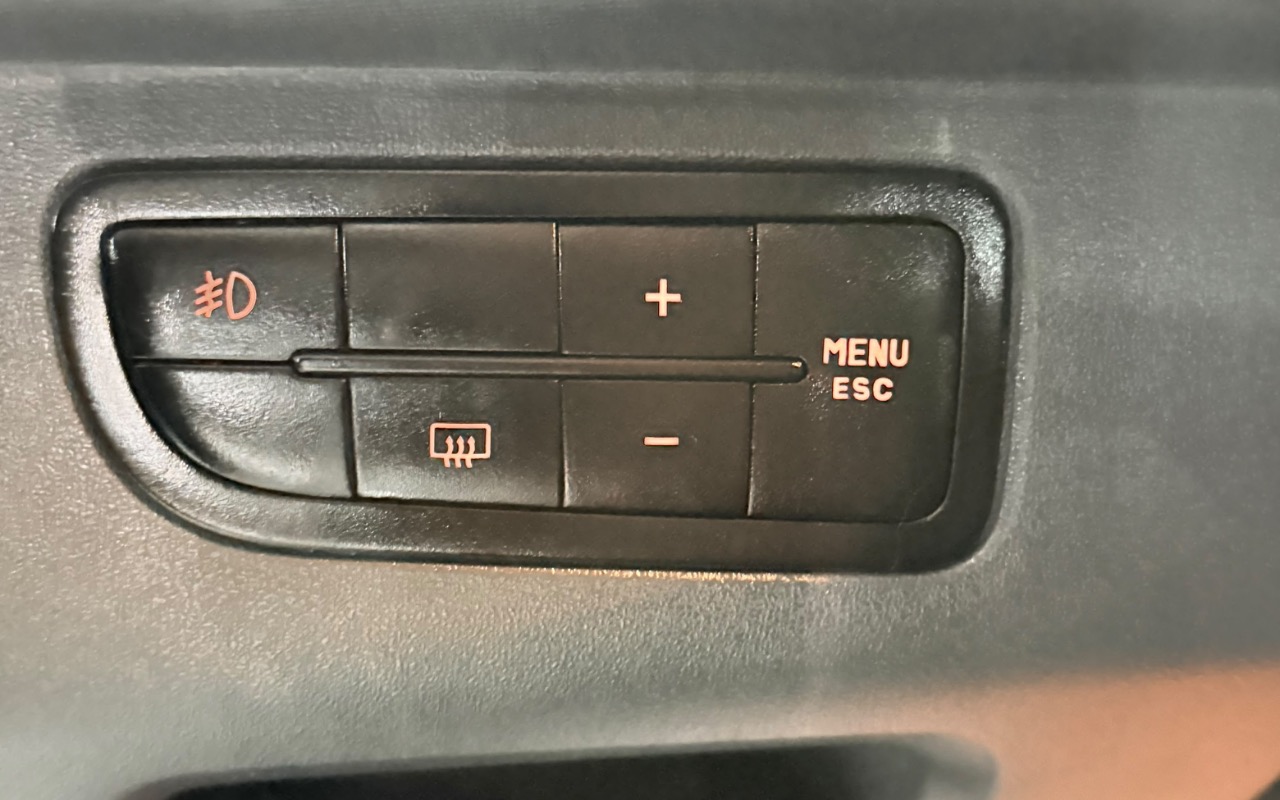 imagem-https://www.socarrao.com.br/sc-vehicle-images-prod/4097535/1790277239680-N2MxMWMwYjEtOGQwMC00MjE3LWEyNmUtMGUxNTA4ZmFlNGIwLmpwZWc.jpeg