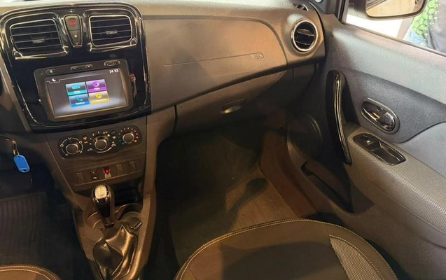 imagem-https://www.socarrao.com.br/sc-vehicle-images-prod/4097536/1790277251201-8510252_19_B_6142ab7fd6.jpeg