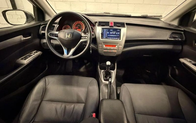 imagem-https://www.socarrao.com.br/sc-vehicle-images-prod/4097606/1790277461206-8442428_5_B_0738c9d29f.jpeg