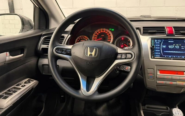 imagem-https://www.socarrao.com.br/sc-vehicle-images-prod/4097606/1790277461208-8442428_5_B_15b49c701f.jpeg