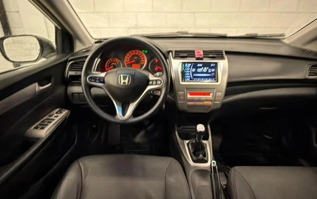 imagem-https://www.socarrao.com.br/sc-vehicle-images-prod/4097606/1790277461212-8442428_5_B_9940a42a63.jpeg