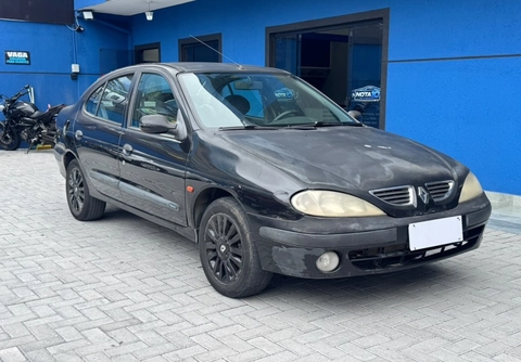 Renault Megane 2001 Preto — foto 1 de 3