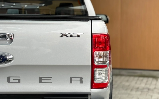 imagem-https://www.socarrao.com.br/sc-vehicle-images-prod/4097994/1790278315453-003_3e62fad227eef435785c2edb067810a1.jpg
