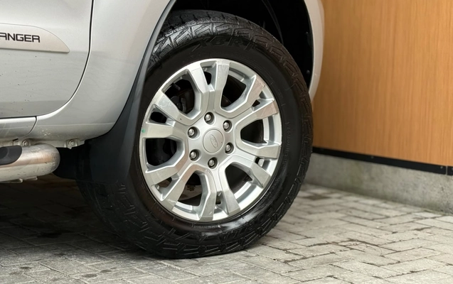 imagem-https://www.socarrao.com.br/sc-vehicle-images-prod/4097994/1790278315458-003_e528a6745f13a732dcb1ea92d8758bf3.jpg