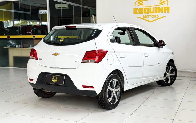 imagem-https://www.socarrao.com.br/sc-vehicle-images-prod/4098115/1790278709521-a164b34668624972843b3c293ef38cb6_1789587317120.jpg