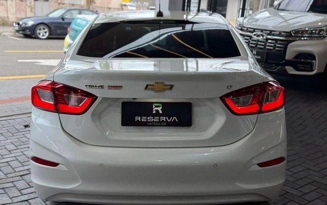 imagem-https://www.socarrao.com.br/sc-vehicle-images-prod/4098371/1790279134132-8463040_14_B_53cda7f09f.jpeg