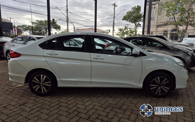 imagem-https://www.socarrao.com.br/sc-vehicle-images-prod/4098384/1790279200235-8cbe9784-e4b8-4d26-a3db-e7ddc667925d20260924161911.jpeg