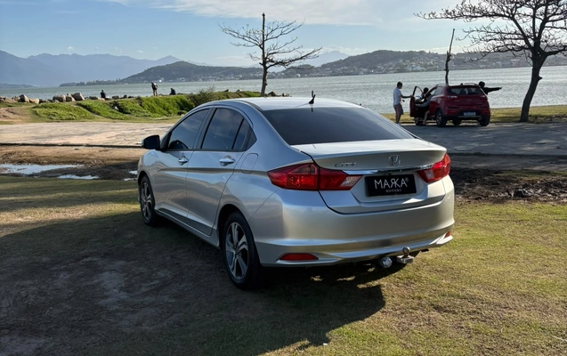 imagem-https://www.socarrao.com.br/sc-vehicle-images-prod/4098692/1790279949713-003_a411ddfa6e767e1ce2c642770159dc09.jpg