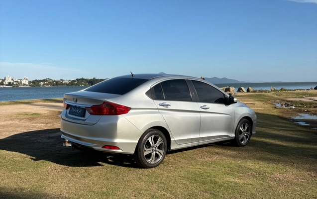 imagem-https://www.socarrao.com.br/sc-vehicle-images-prod/4098692/1790279949714-003_371baf1056df4eeb4b7f402ec7f8728c.jpg