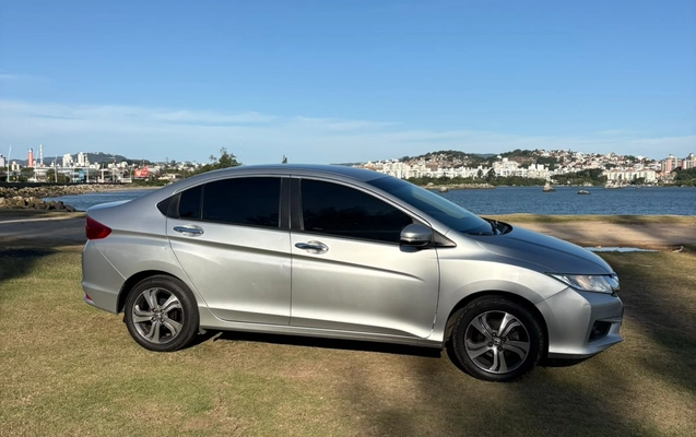 imagem-https://www.socarrao.com.br/sc-vehicle-images-prod/4098692/1790279949715-003_f7e87049c6d26c4987dd603c360d53eb.jpg