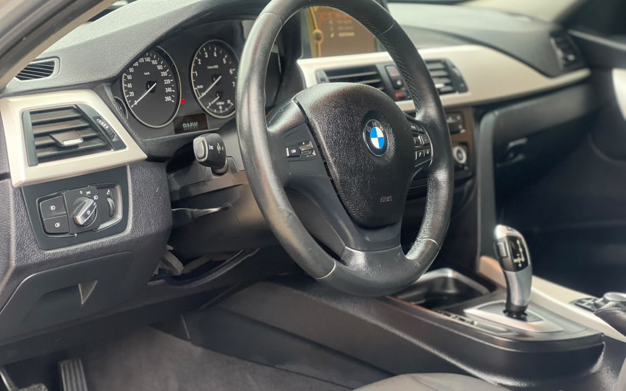 imagem-https://www.socarrao.com.br/sc-vehicle-images-prod/4098742/1790280286376-V2hhdHNBcHAgSW1hZ2UgMjAyNi0wOS0yNCBhdCAxNi4xNC4xNiAoMykuanBlZw.jpeg