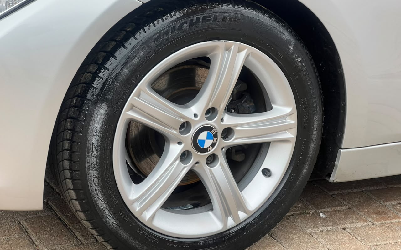 imagem-https://www.socarrao.com.br/sc-vehicle-images-prod/4098742/1790280287499-V2hhdHNBcHAgSW1hZ2UgMjAyNi0wOS0yNCBhdCAxNi4xNC4xNiAoMikuanBlZw.jpeg